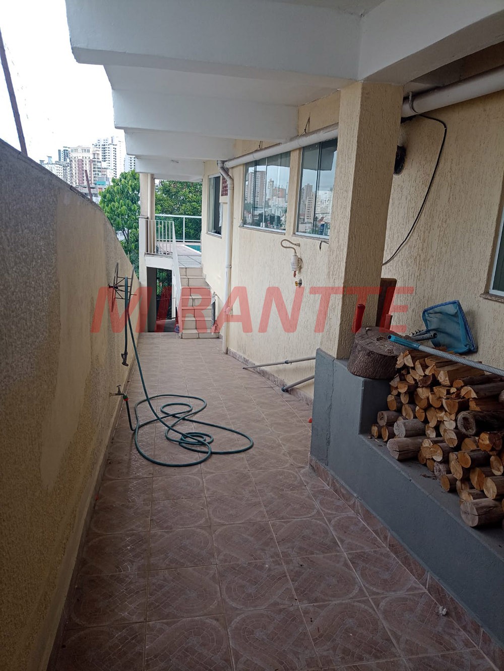 Sobrado de 305m² com 5 quartos em Vila Pauliceia