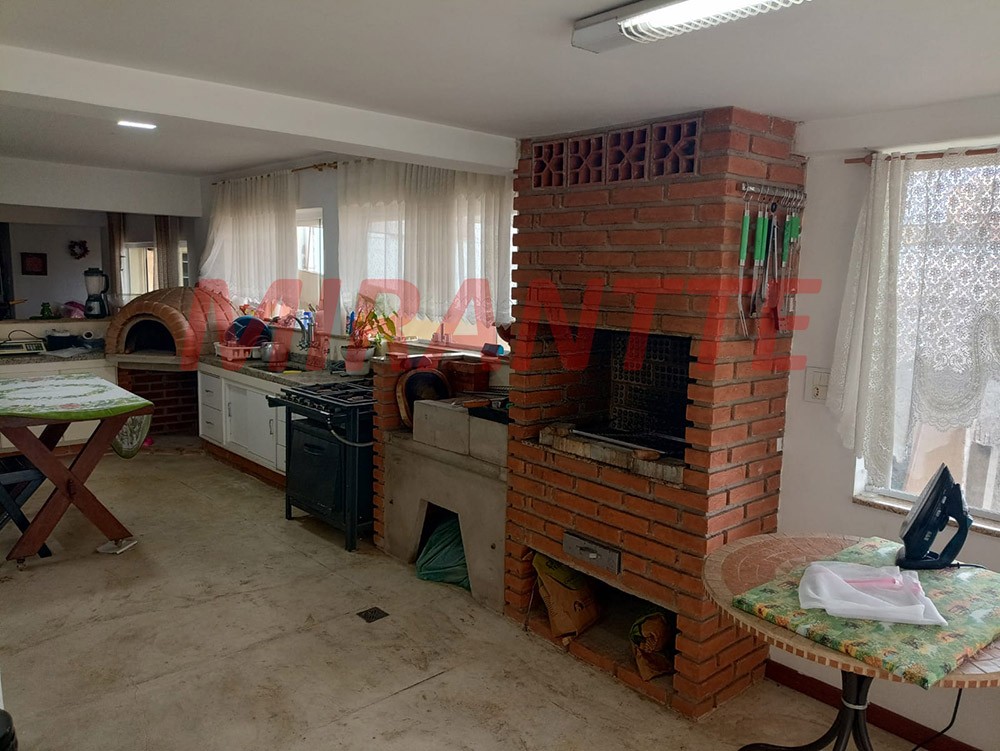Sobrado de 305m² com 5 quartos em Vila Pauliceia
