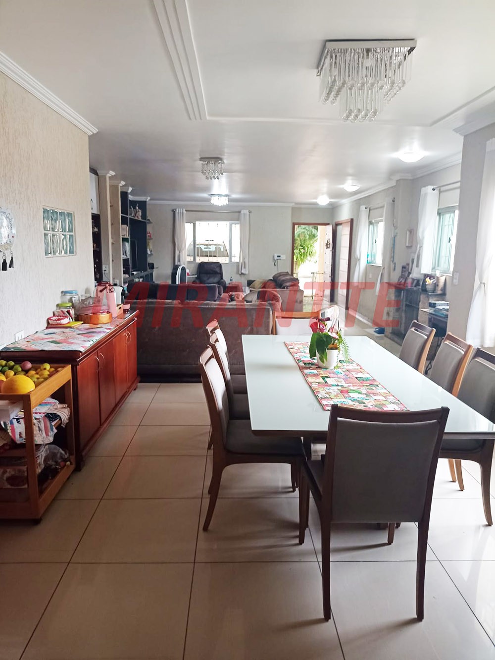 Sobrado de 305m² com 5 quartos em Vila Pauliceia