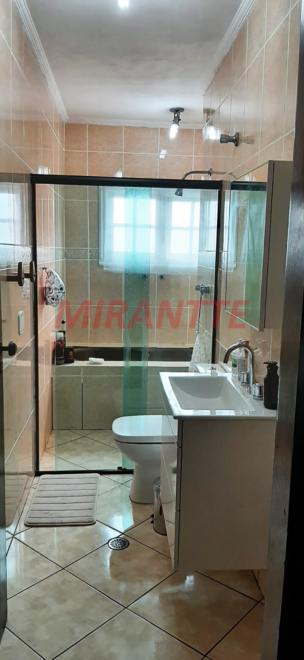 Sobrado de 193m² com 3 quartos em Parque Continental