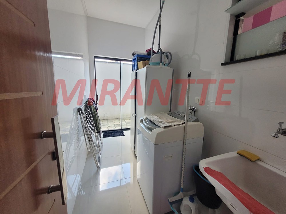 Sobrado de 360m² com 3 quartos em Serra da Cantareira