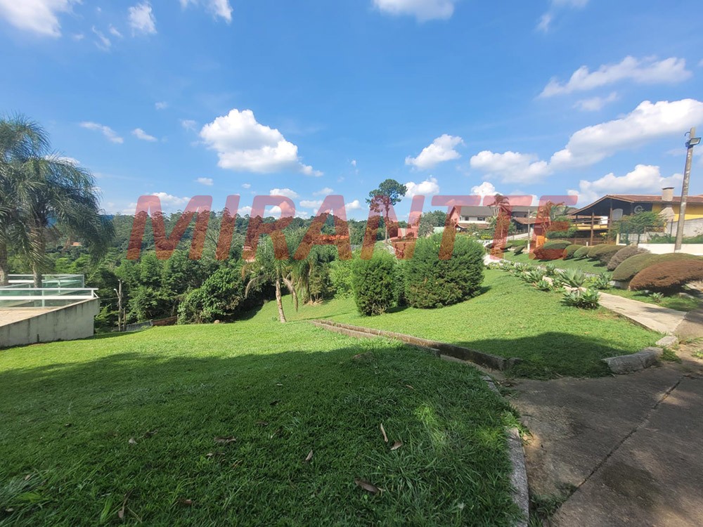 Sobrado de 360m² com 3 quartos em Serra da Cantareira