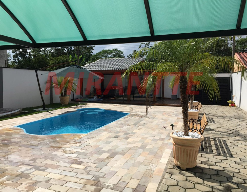 Sobrado de 360m² com 3 quartos em Serra da Cantareira