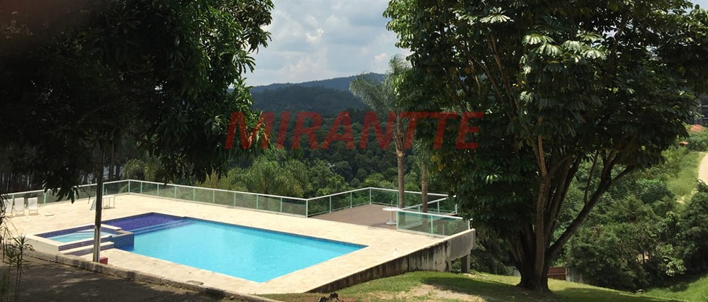 Sobrado de 360m² com 3 quartos em Serra da Cantareira