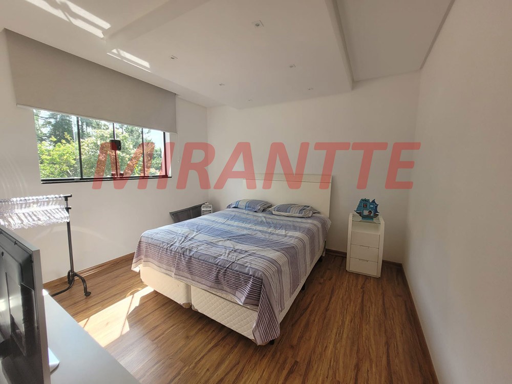 Sobrado de 360m² com 3 quartos em Serra da Cantareira
