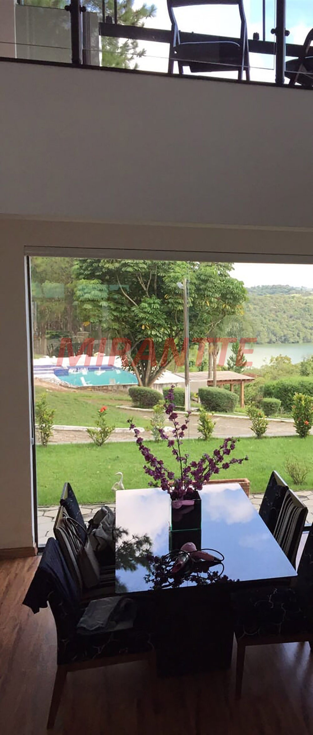 Sobrado de 360m² com 3 quartos em Serra da Cantareira