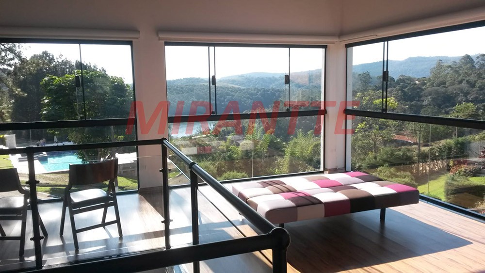 Sobrado de 360m² com 3 quartos em Serra da Cantareira