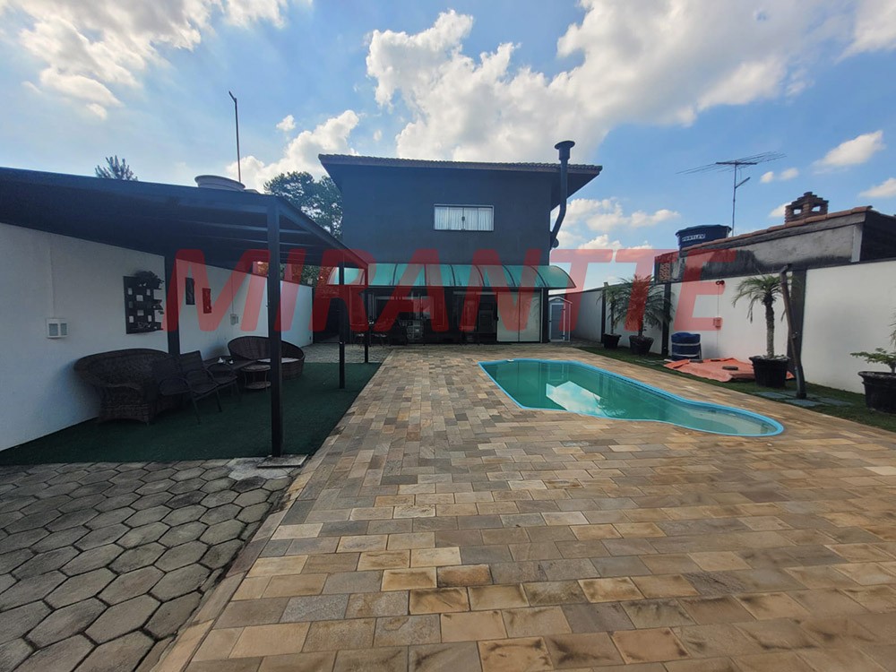 Sobrado de 360m² com 3 quartos em Serra da Cantareira