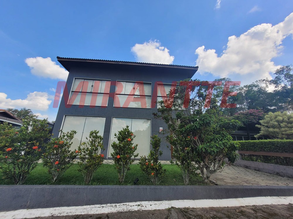 Sobrado de 360m² com 3 quartos em Serra da Cantareira