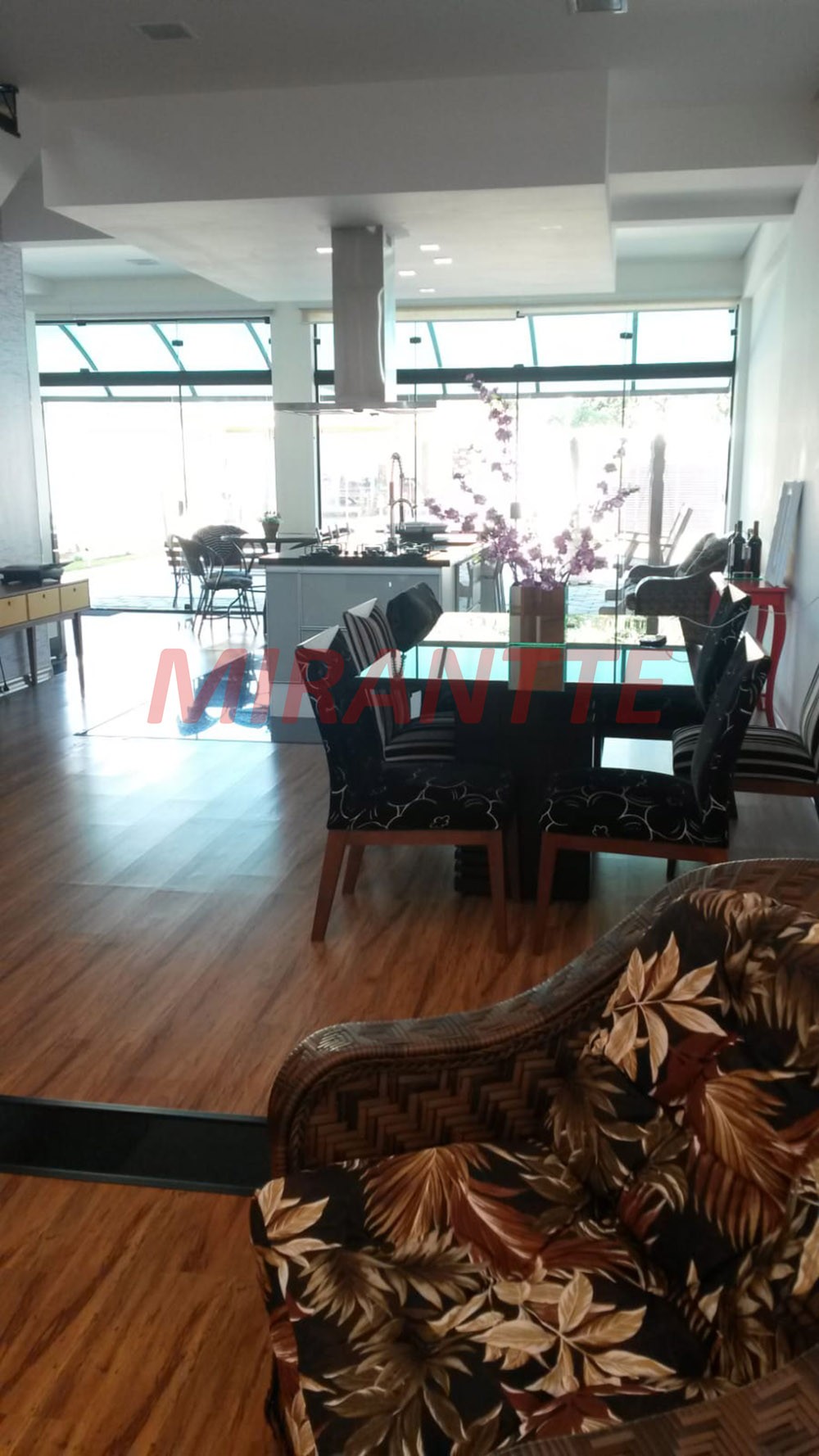Sobrado de 360m² com 3 quartos em Serra da Cantareira