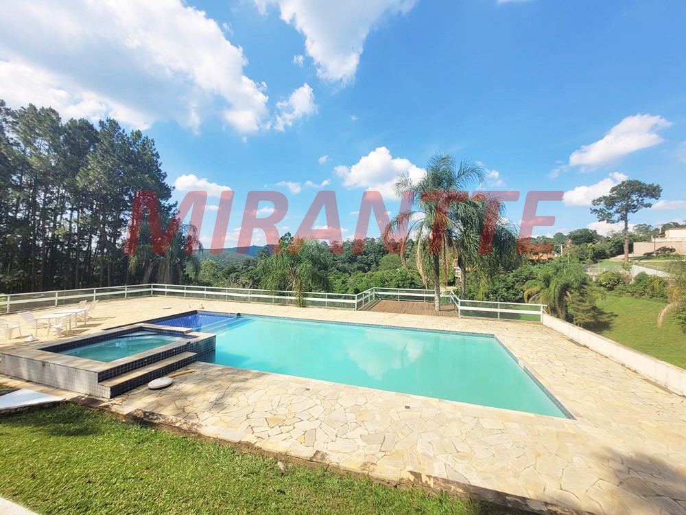 Sobrado de 360m² com 3 quartos em Serra da Cantareira