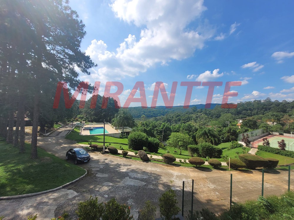 Sobrado de 360m² com 3 quartos em Serra da Cantareira