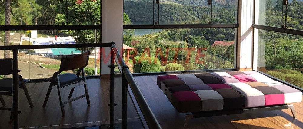 Sobrado de 360m² com 3 quartos em Serra da Cantareira