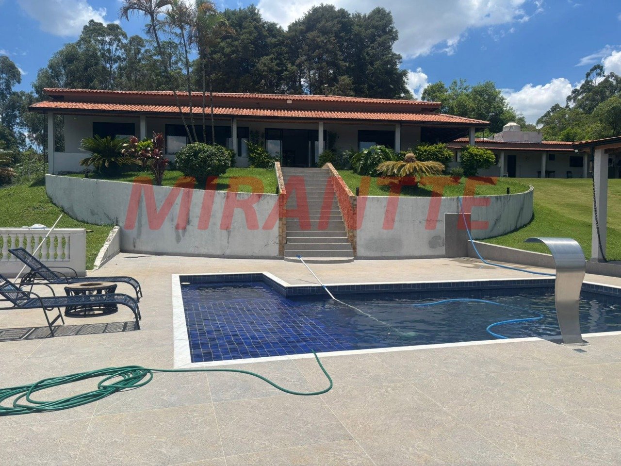 ChÁcara de 300m² com 2 quartos em Centro
