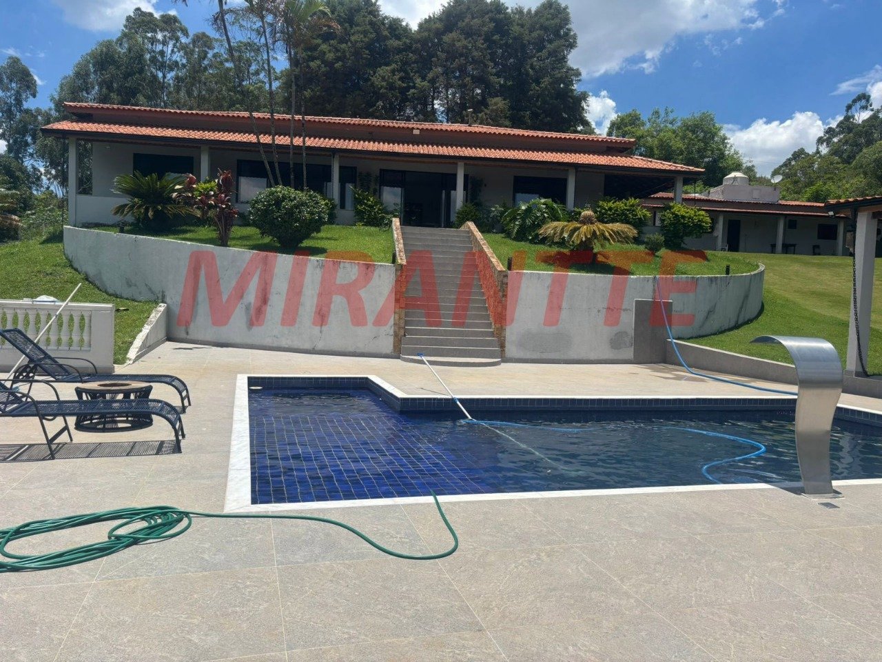 ChÁcara de 300m² com 2 quartos em Centro