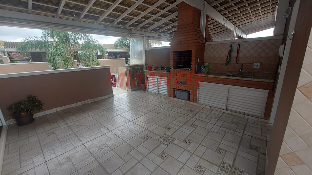 Cond. fechado de 140m² com 3 quartos em Vila Irmaos Arnoni