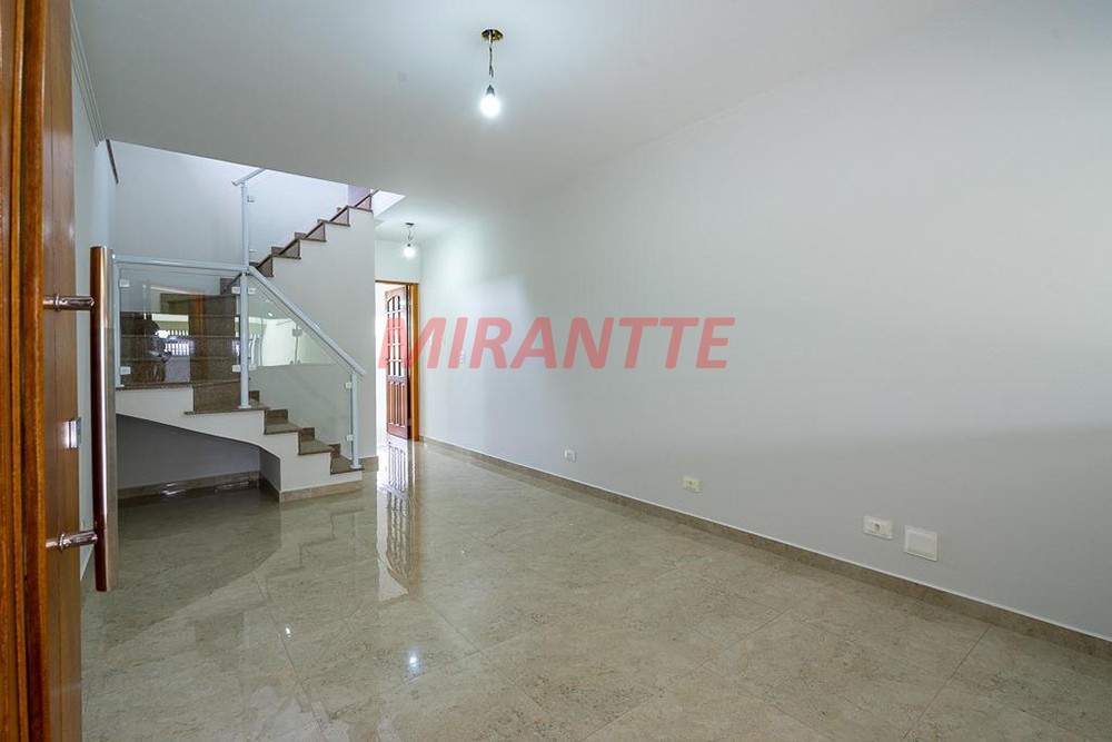 Sobrado de 162m² com 3 quartos em Parque Sao Domingos