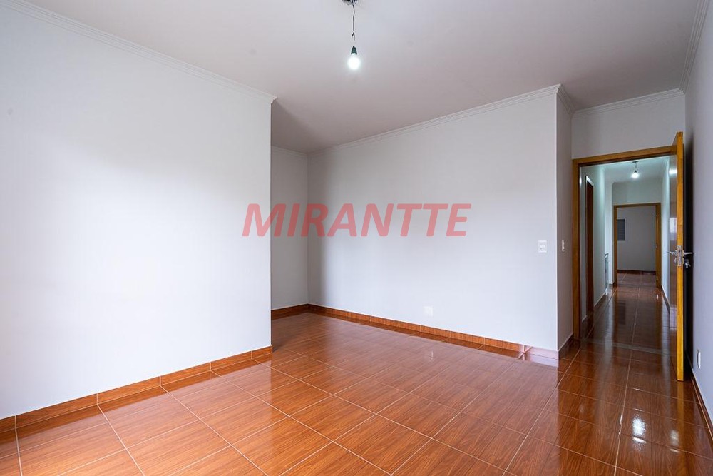 Sobrado de 162m² com 3 quartos em Parque Sao Domingos