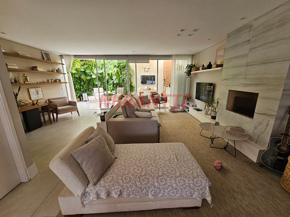 Sobrado de 241m² com 3 quartos em Tremembe