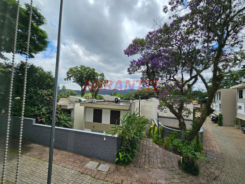 Sobrado de 241m² com 3 quartos em Tremembe