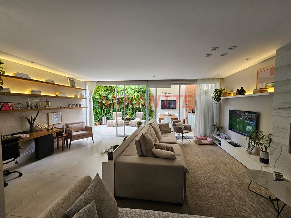 Sobrado de 241m² com 3 quartos em Tremembe