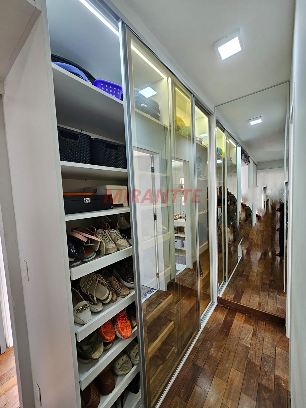 Sobrado de 241m² com 3 quartos em Tremembe