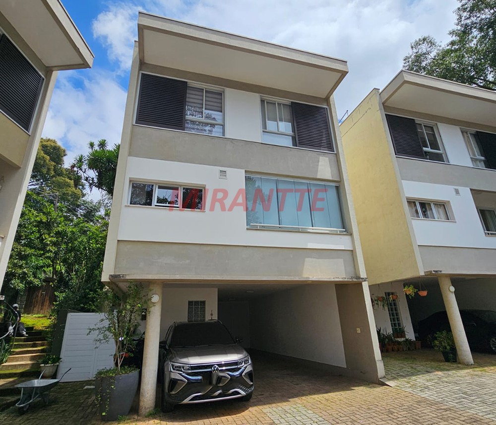 Sobrado de 241m² com 3 quartos em Tremembe