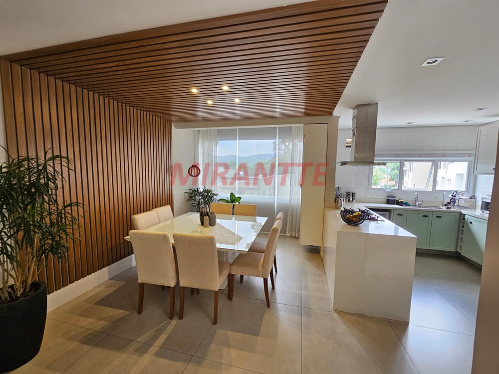 Sobrado de 241m² com 3 quartos em Tremembe
