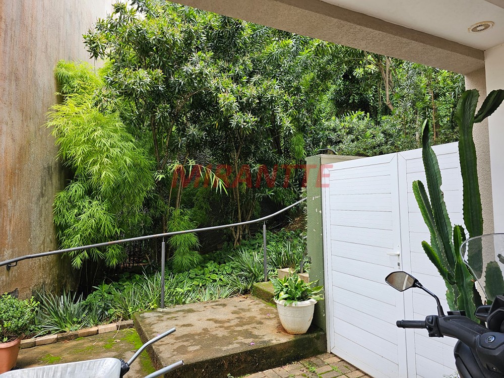 Sobrado de 241m² com 3 quartos em Tremembe