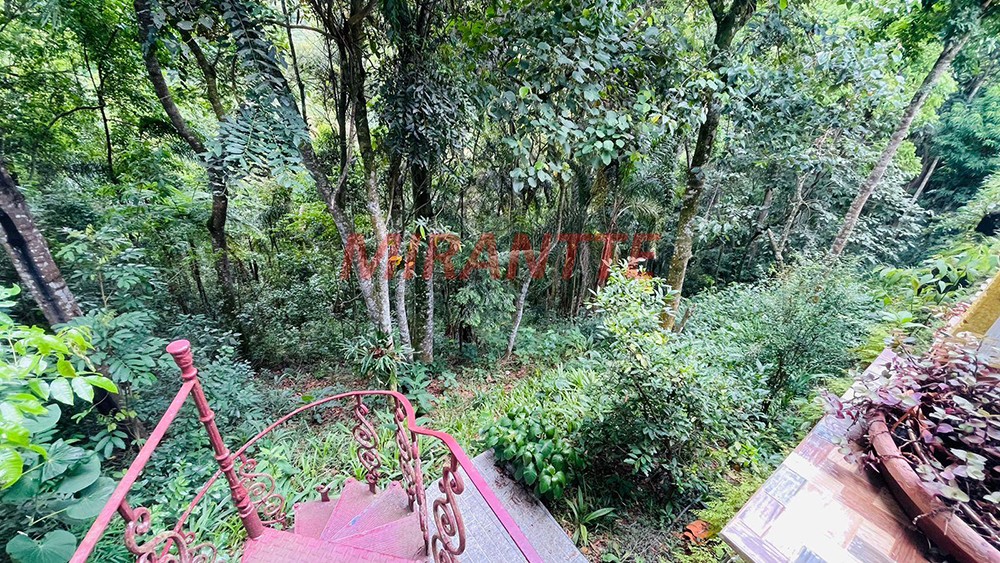 Sobrado de 400m² com 4 quartos em Serra Da Cantareira