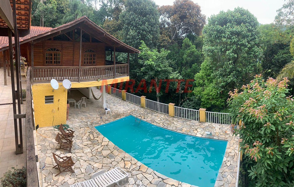 Sobrado de 400m² com 4 quartos em Serra Da Cantareira