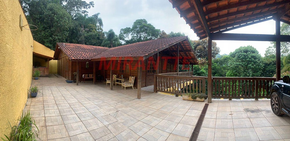 Sobrado de 400m² com 4 quartos em Serra Da Cantareira