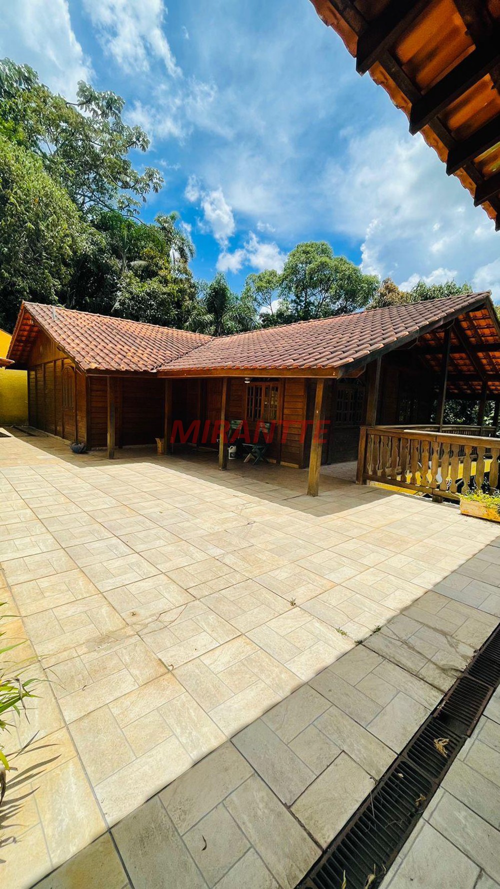Sobrado de 400m² com 4 quartos em Serra Da Cantareira