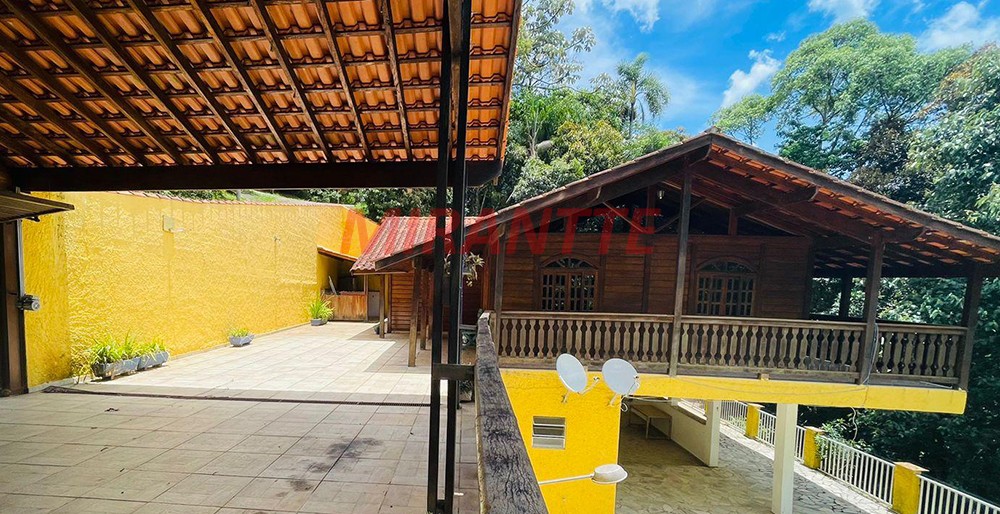 Sobrado de 400m² com 4 quartos em Serra Da Cantareira