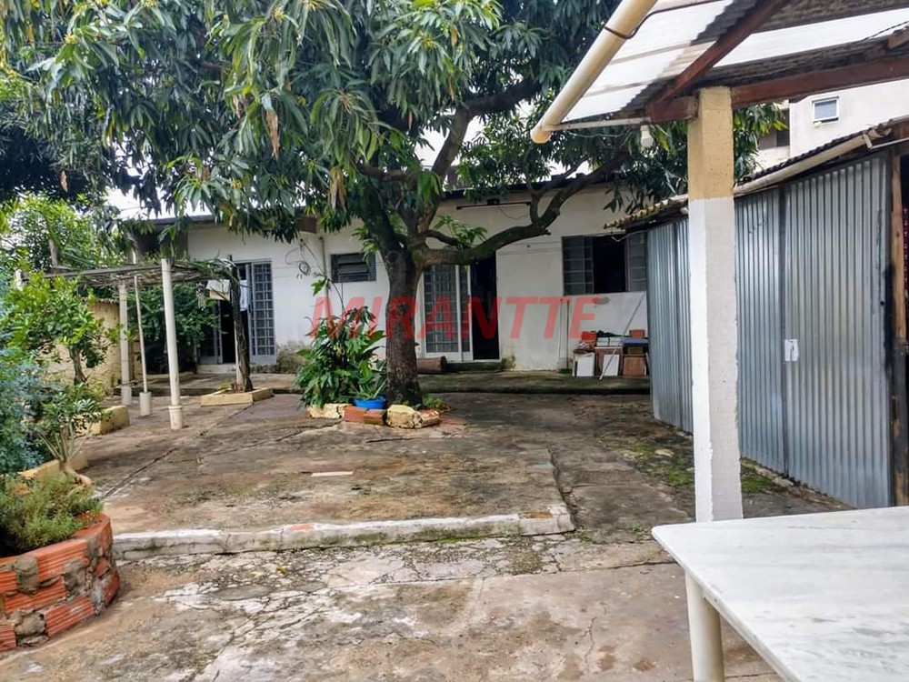 Sobrado de 260m² com 4 quartos em Vila Hortência