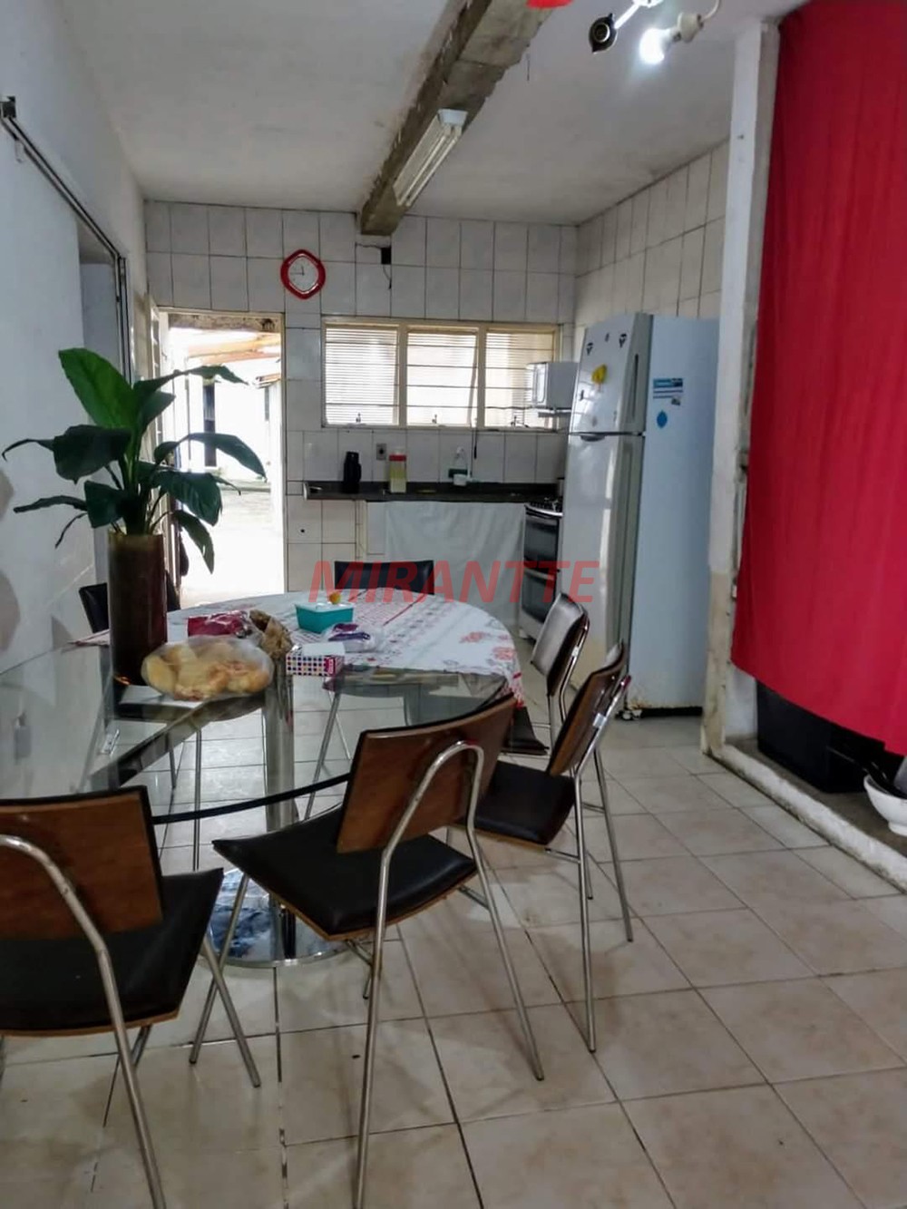 Sobrado de 260m² com 4 quartos em Vila Hortência