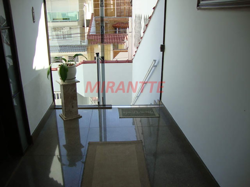 Sobrado de 235m² com 3 quartos em Vila Rosália