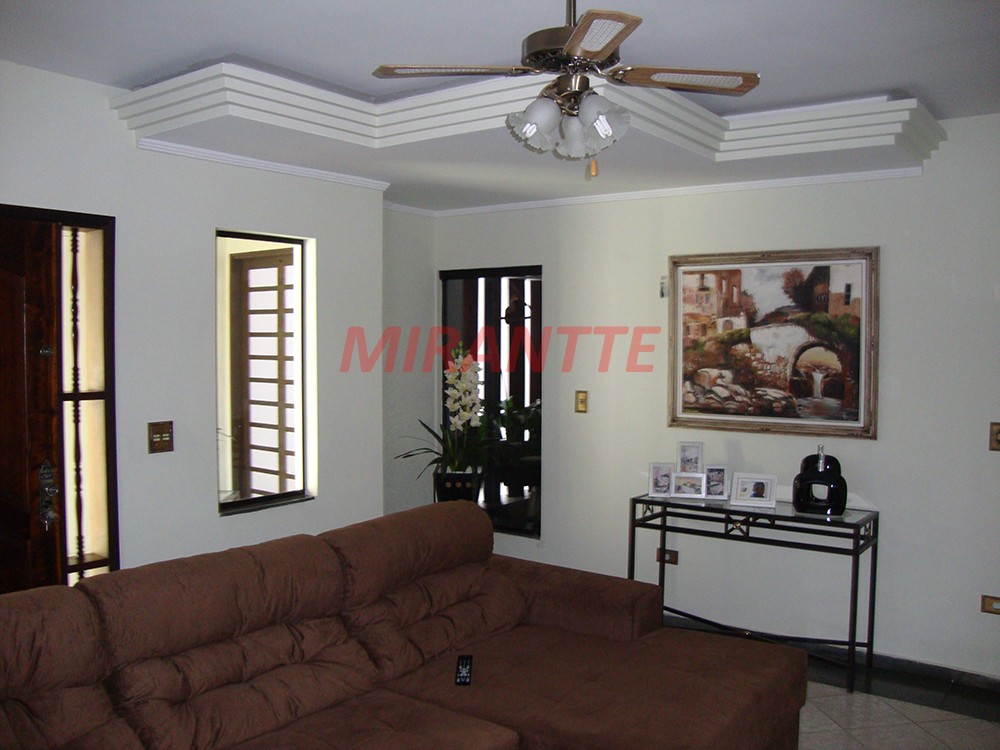 Sobrado de 235m² com 3 quartos em Vila Rosália