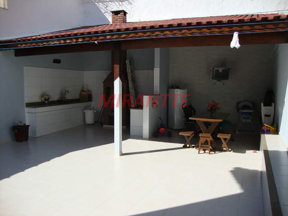 Sobrado de 235m² com 3 quartos em Vila Rosália