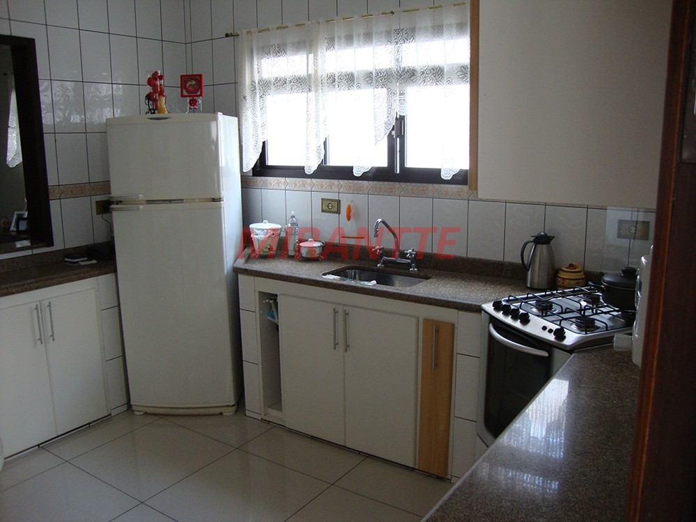 Sobrado de 235m² com 3 quartos em Vila Rosália