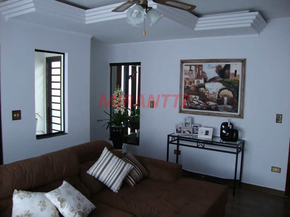 Sobrado de 235m² com 3 quartos em Vila Rosália
