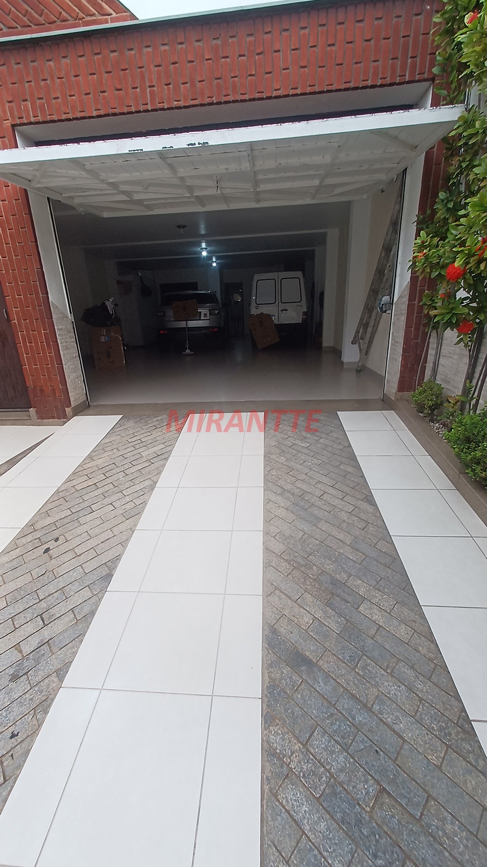 Sobrado de 235m² com 3 quartos em Vila Rosália