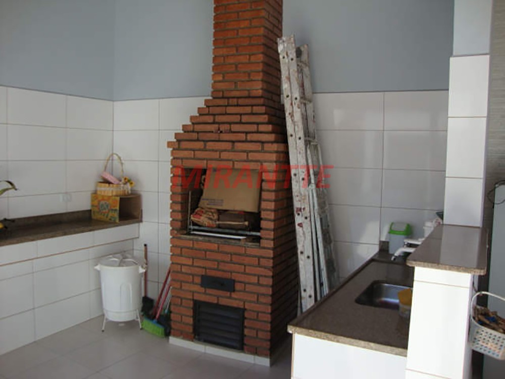 Sobrado de 235m² com 3 quartos em Vila Rosália