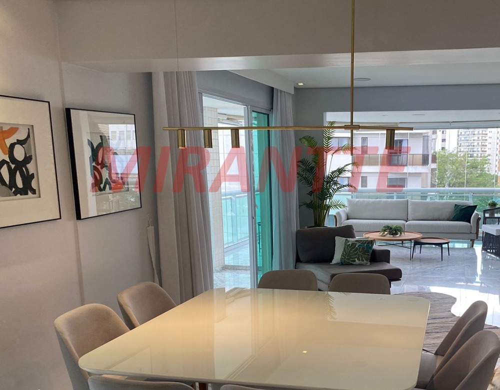 Apartamento de 220m² com 4 quartos em Santana
