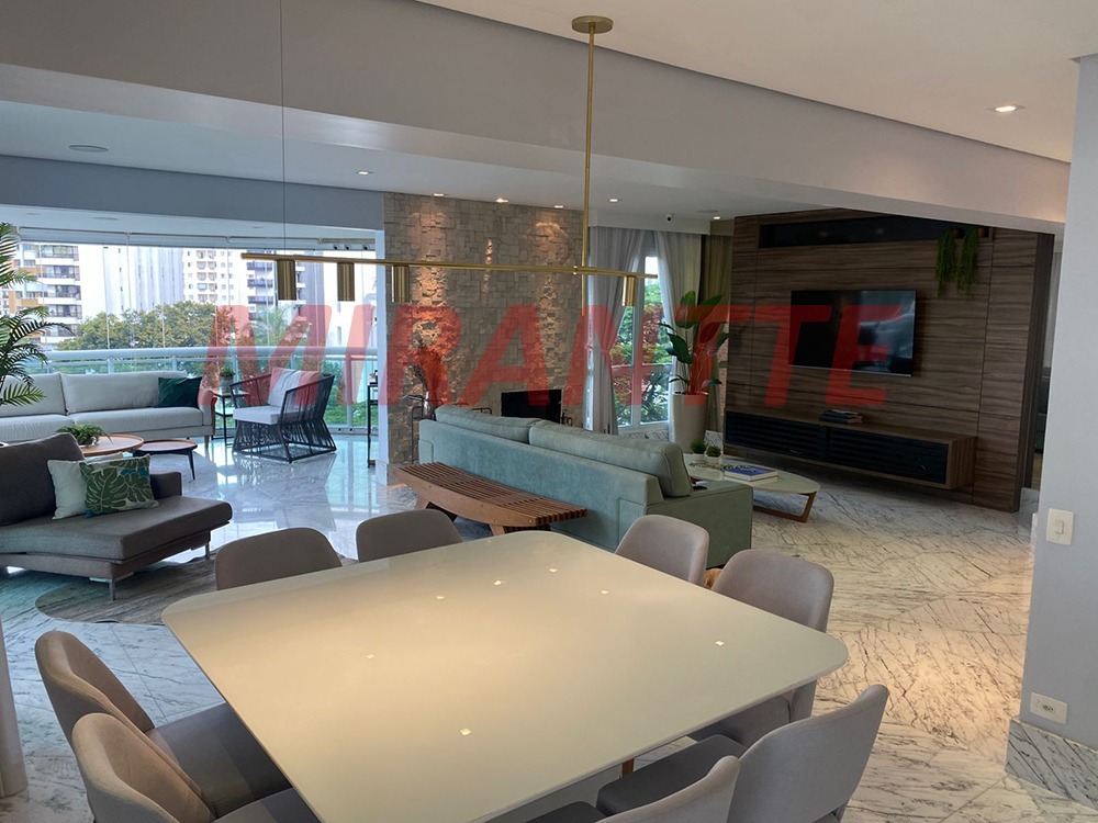 Apartamento de 220m² com 4 quartos em Santana
