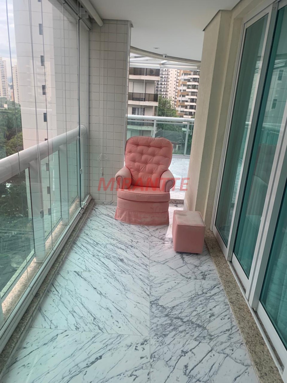 Apartamento de 220m² com 4 quartos em Santana