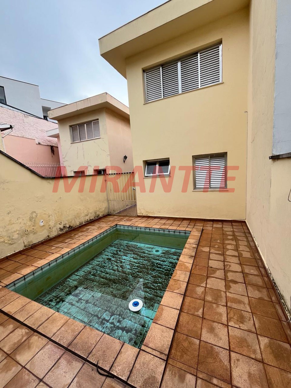 Sobrado de 295m² com 4 quartos em Parada Inglesa