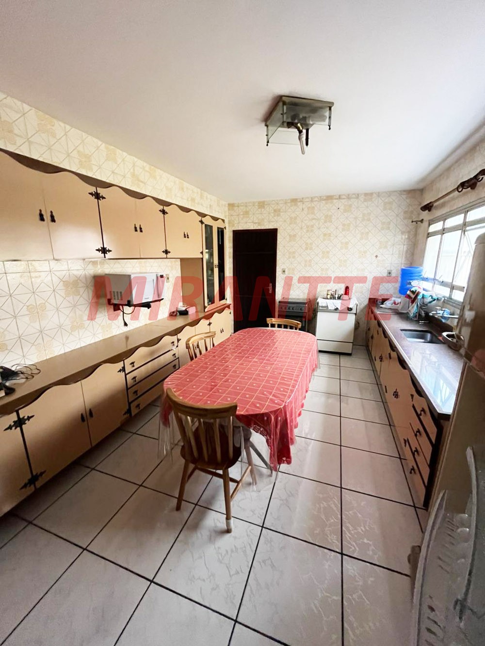 Sobrado de 295m² com 4 quartos em Parada Inglesa
