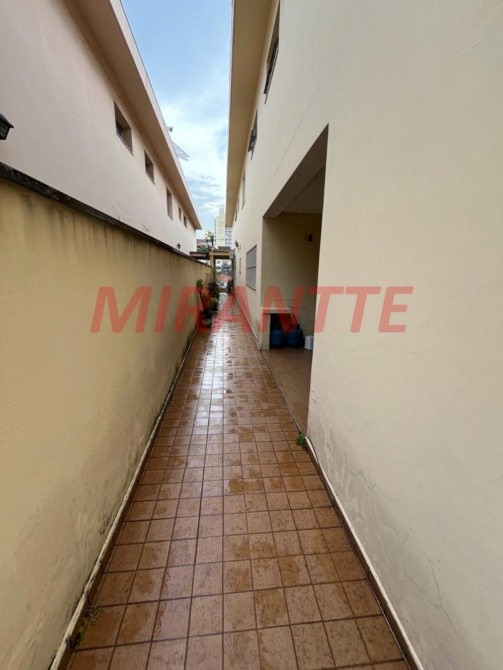 Sobrado de 295m² com 4 quartos em Parada Inglesa