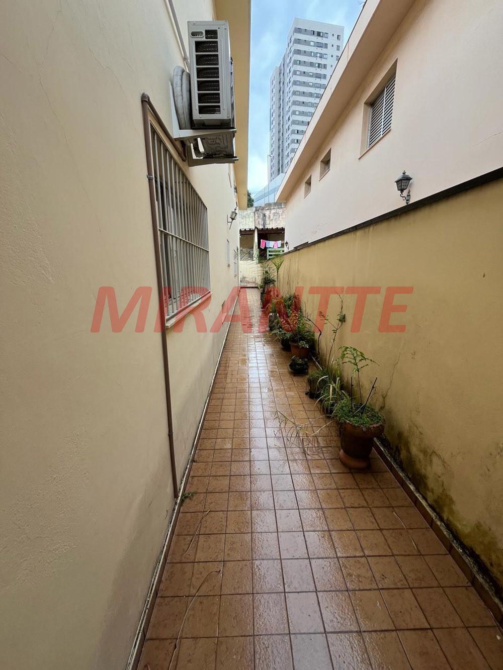 Sobrado de 295m² com 4 quartos em Parada Inglesa